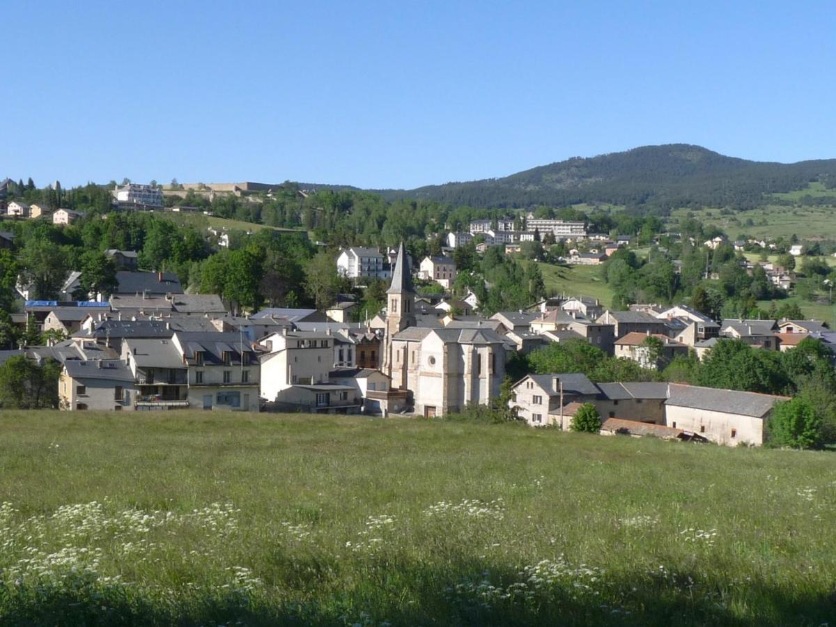 Charmant Appartement Dans Le Village/Coqueto Apartamento En El Pueblecito La Cabanasse Zewnętrze zdjęcie